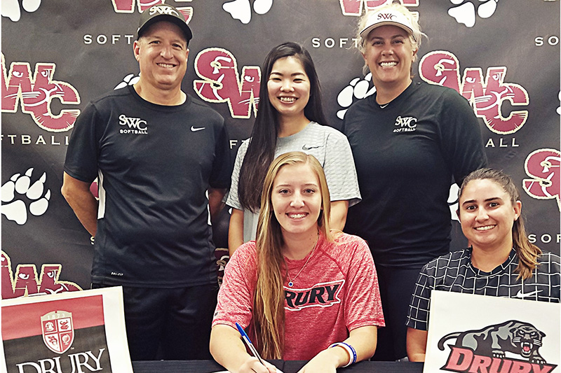 Freshman shortstop Miller transfers to Drury University to continue her softball collegiate career