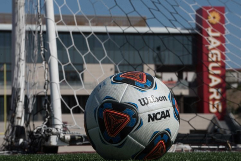 Women's soccer team begins the season with a 3-0 record